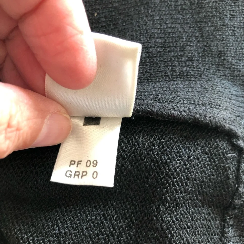 ST JOHN CAVIAR Black Santana Knit Boxy Short Blazer size 16 - Picture 11 of 11